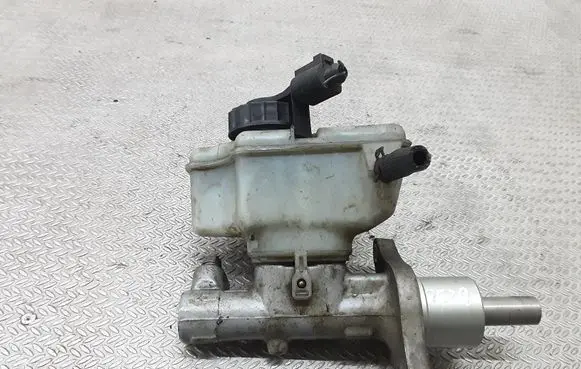 Skoda Octavia Mk2 (1Z) Master brake cylinder 1K1611301C