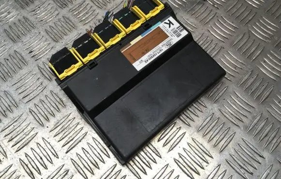 Ford Focus Comfort/convenience module 1S7T15K600KE 5WK48743F T83SA