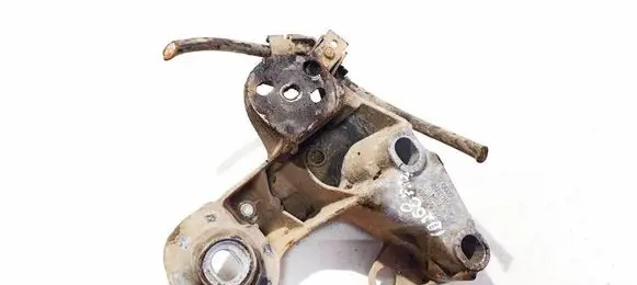 Audi A4 S4 B5 8D Engine mounting bracket 4B0199352B