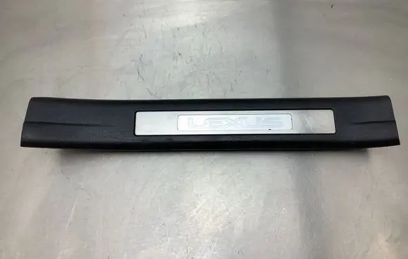 Lexus RX 330 - 350 - 400H Rear sill trim cover 6791748030 6791748020 6793048010