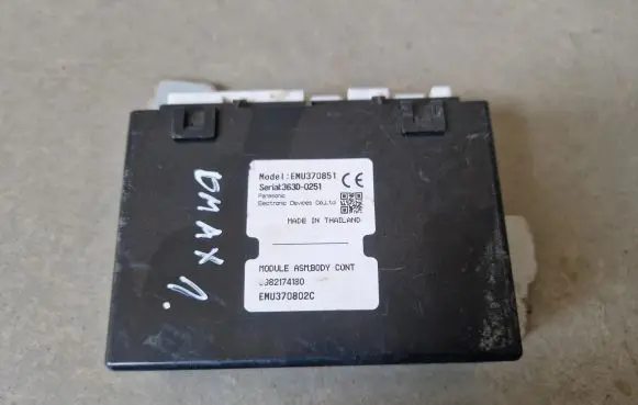 Isuzu D-Max Air suspension control unit module (rear) EMU370851 0982174180 EMU370802C
