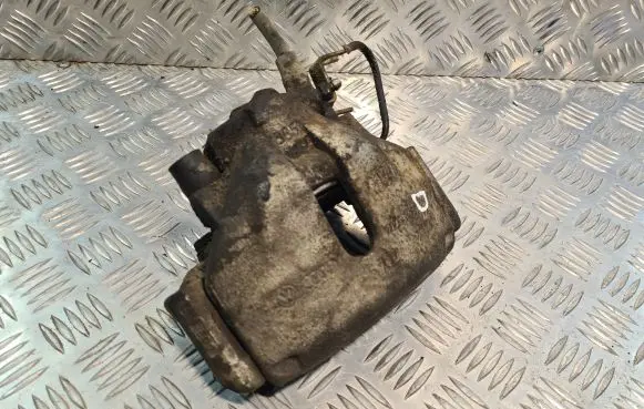 Volkswagen PASSAT B5 Front brake caliper