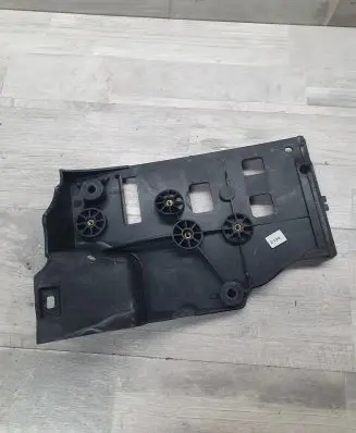 Battery tray