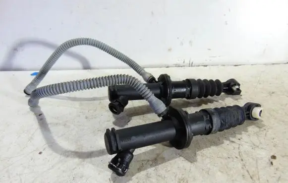Renault Clio IV Clutch slave cylinder 306100642R