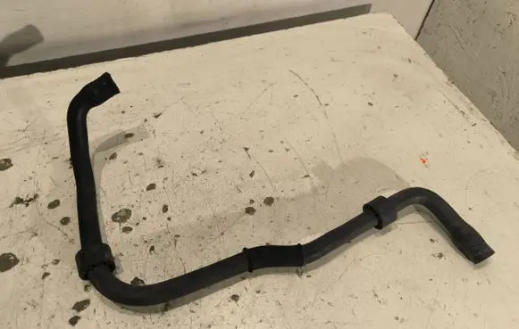 Audi A3 S3 8P Engine coolant pipe/hose 1k0122109
