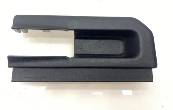 Toyota Prius+ (ZVW40) Rear seat rail trim cover 7215747070