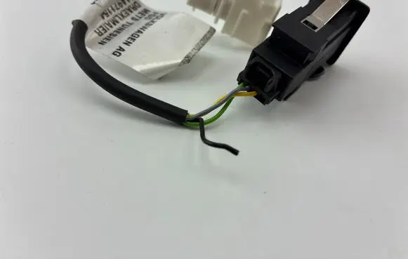 Volkswagen PASSAT B7 AUX in-socket connector 3AA971154