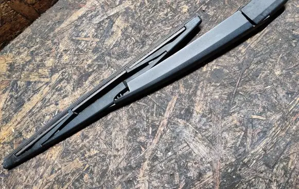 Opel Astra J Rear wiper blade arm 13464218