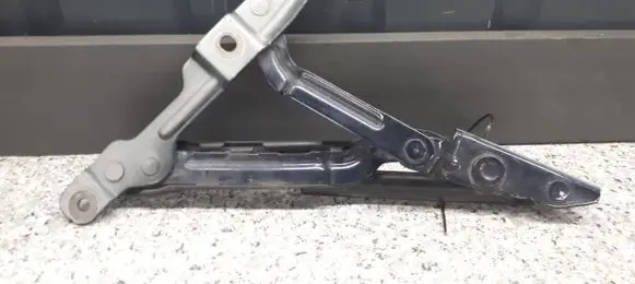 Audi A4 S4 B5 8D Tailgate hinge 8d5827301c