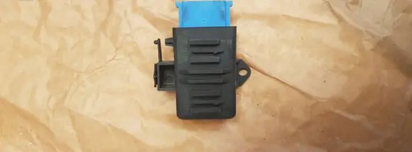 Volkswagen Golf VI Seat heating relay 5K0959772A