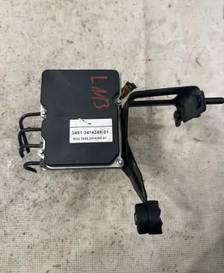 BMW X3 E83 ABS Pump 3414389 3414388