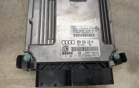 Audi A4 S4 B7 8E 8H Engine control unit/module 8E0910115N 1039S11011 0261S02211