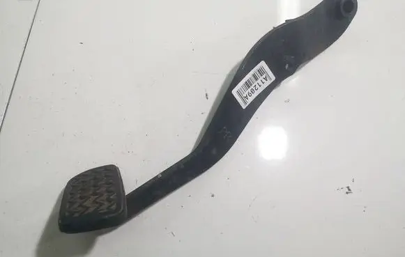Toyota Yaris Brake pedal 