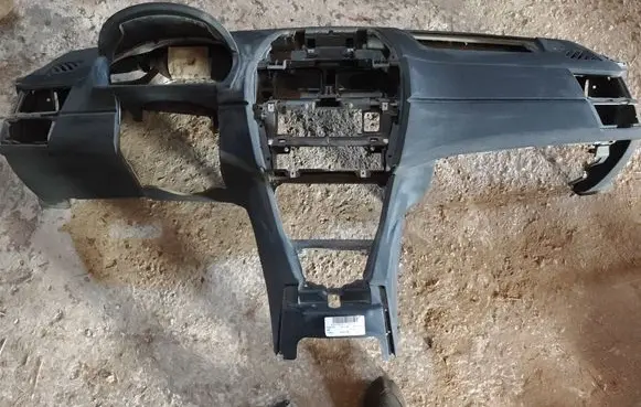 BMW X3 E83 Dashboard 393597S 4910105307 053070599
