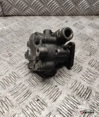 Volkswagen PASSAT B5.5 Power steering pump 3d0145177q