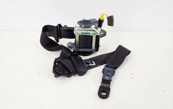 Volvo V60 Front seatbelt 39818843