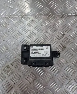 Opel Insignia A Parking PDC control unit/module 13333995