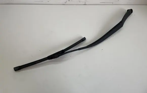 Hyundai Santa Fe Front wiper blade arm 1832