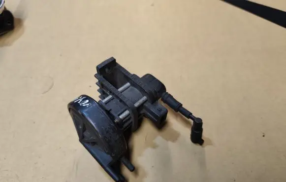 Chrysler Voyager Vacuum valve 