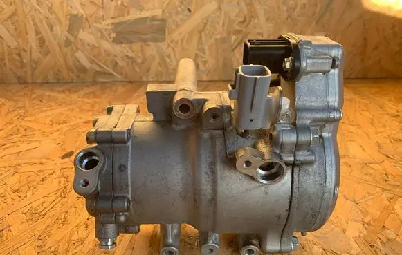 Mitsubishi Outlander Air conditioning (A/C) compressor (pump) 7813B097