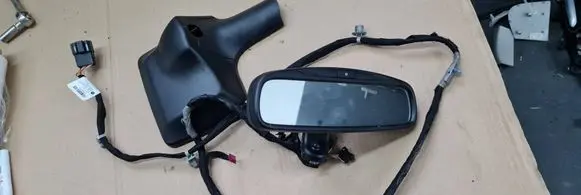 Rear view mirror (interior)