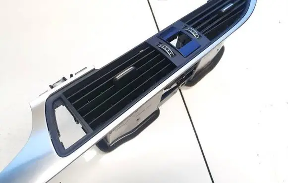 Audi A7 S7 4G Dash center air vent grill 4g1820951