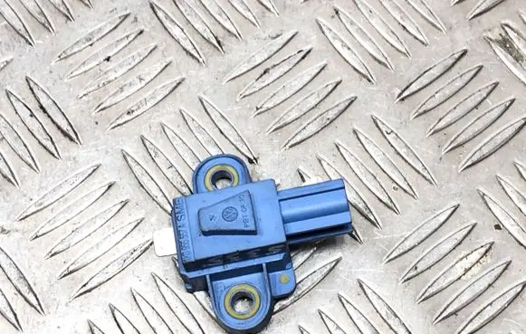 Volkswagen Golf V Airbag deployment crash/impact sensor 1K0955557A 0232ES3NVUY