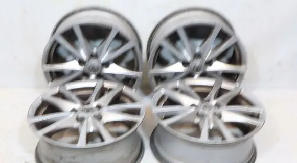 Toyota Avensis T270 R17 alloy rim 
