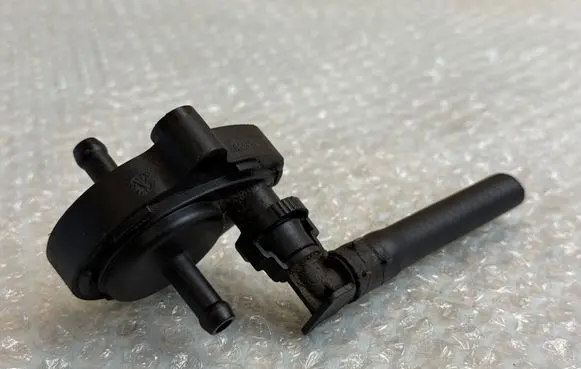 BMW 5 E39 Fuel return line/hose 2354117