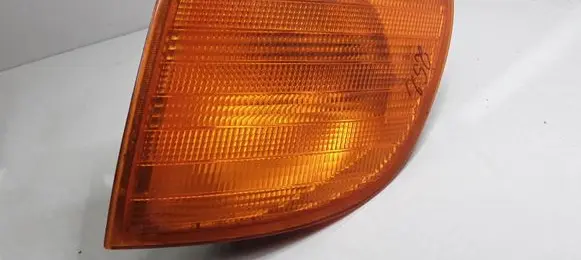 Mercedes-Benz Vito Viano W638 Front indicator light 6R01489