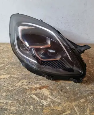 Ford Puma Headlight/headlamp