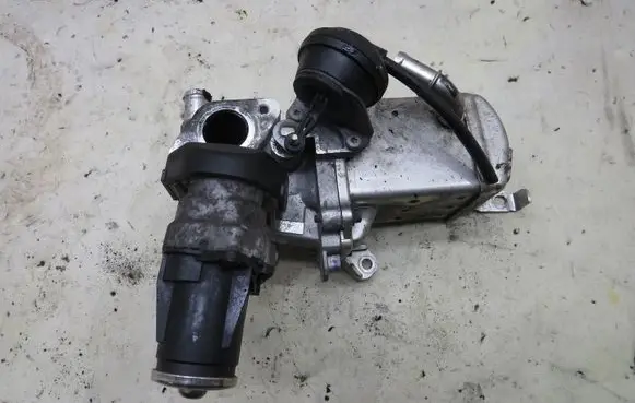 Volvo V40 EGR valve cooler 32203034