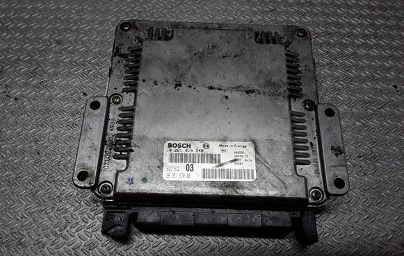 Peugeot 406 Engine control unit/module 9635157080 0281010248