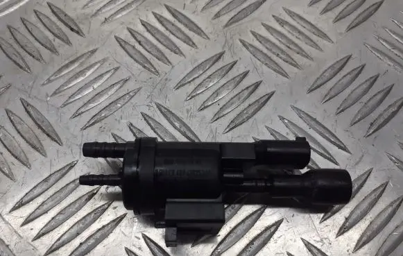 Mercedes-Benz A W168 Valve vacuum 0025401497