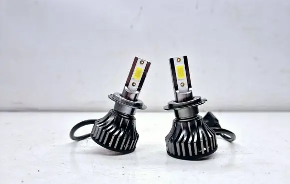 Volvo S70 V70 V70 XC Headlight/headlamp bulb 