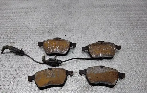 Audi A6 S6 C5 4B Brake pads (front) 