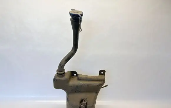 Mercedes-Benz Vito Viano W447 Windshield washer fluid reservoir/tank A0008690200 A4478690066