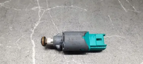 Renault Megane II Clutch pedal sensor 