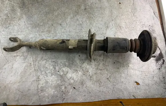Volkswagen PASSAT B5 Front shock absorber/damper 3b0413031 3b0413031A