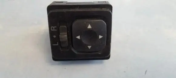 Mitsubishi Space Runner Wing mirror switch MR190956