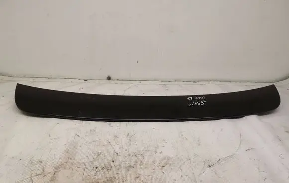 Tailgate/trunk spoiler