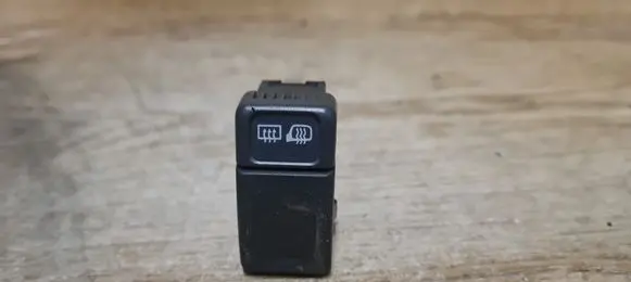 Volvo S70 V70 V70 XC Windscreen/window heater switch 9162952