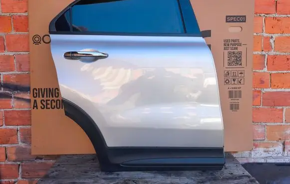 Fiat 500X Rear door 