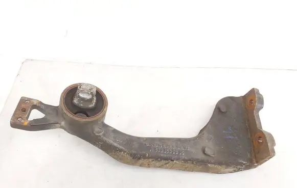 Mercedes-Benz Vito Viano W639 Rear differential/diff mount bracket A6393530595