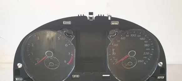 Volkswagen PASSAT B7 Speedometer (instrument cluster) 3AA920870C