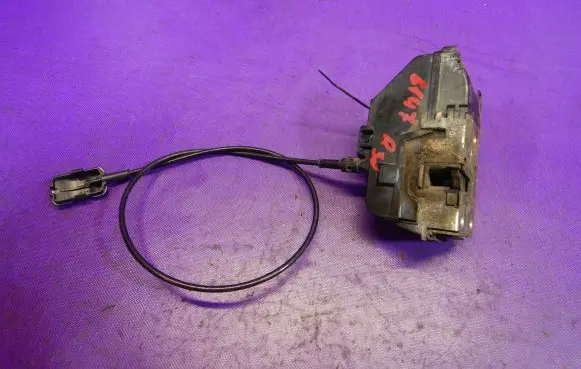 Renault Megane II Front door lock