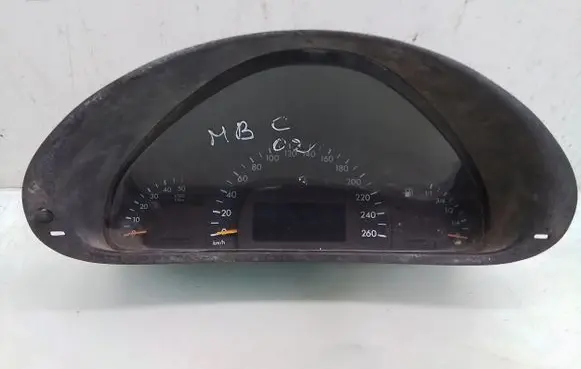 Mercedes-Benz C W203 Speedometer (instrument cluster) 88311323 A2035403911