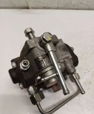 Opel Astra J Fuel injection high pressure pump 55586501
