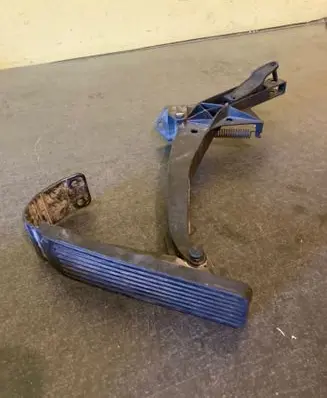 Mercedes-Benz E W210 Accelerator throttle pedal 1293010001