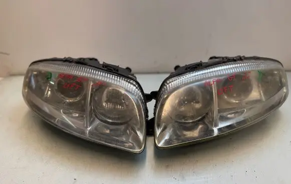 Alfa Romeo GT Headlight/headlamp 60681586